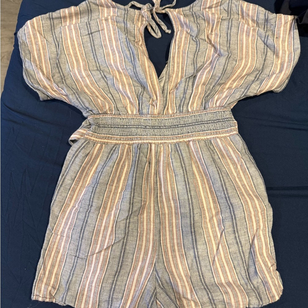 Striped Romper - cut out tags but fits adult small

ties in front or back